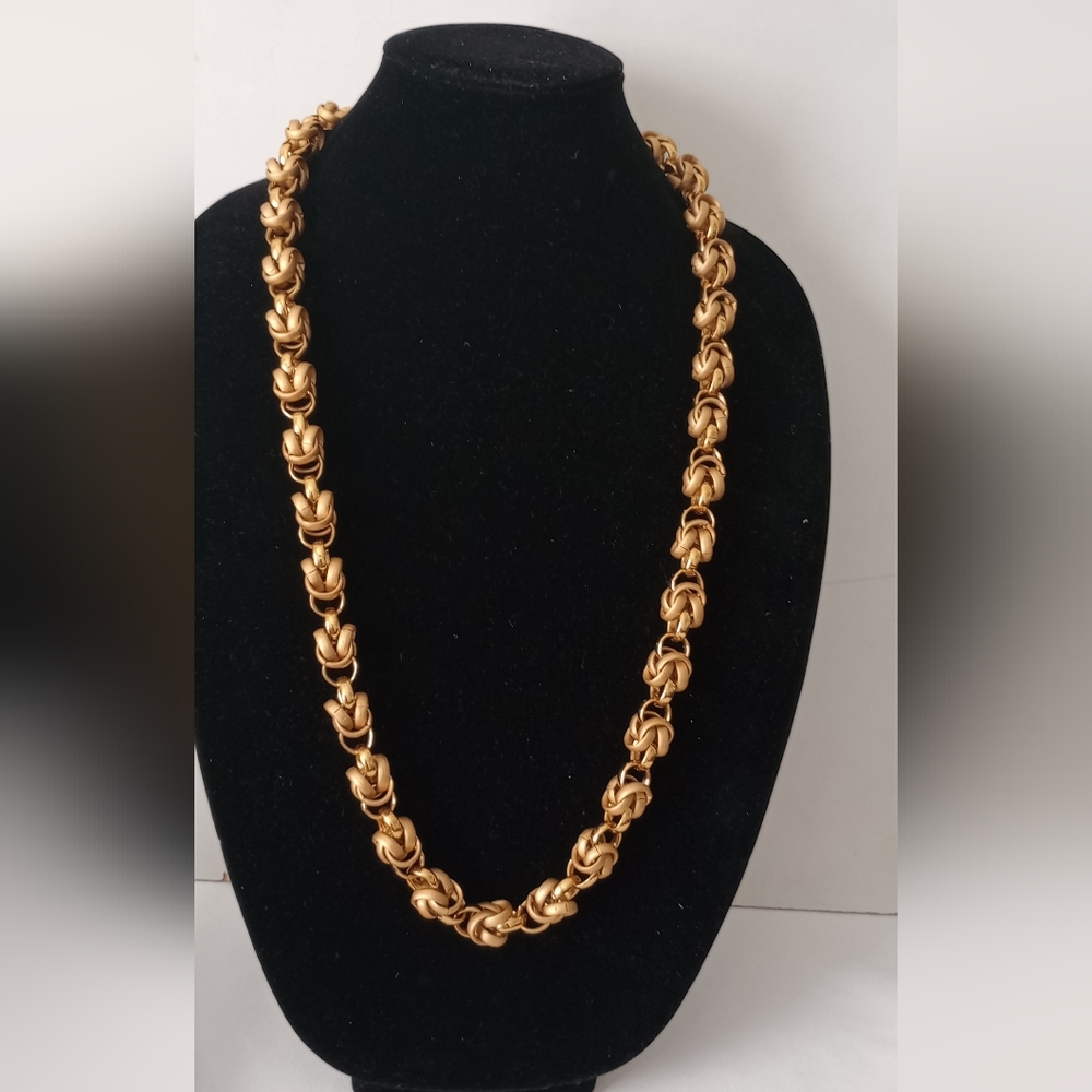 Classic Gold Knot Link Necklace for Women - Picture 2 of 6
